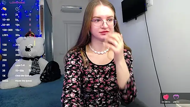 Snapshot of KateJonson chatting on 03/14/25, 07:48 KateJonson online show from 03/14/25, 07:48