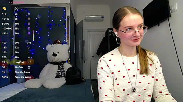 Snapshot of KateJonson chatting on 03/19/25, 08:23 KateJonson online show from 03/19/25, 08:23