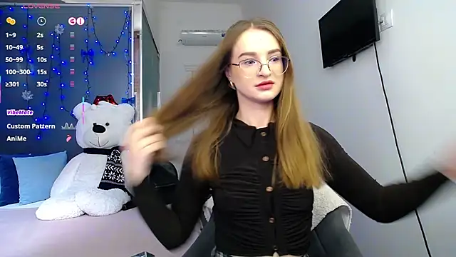 Snapshot of KateJonson chatting on 03/23/25, 07:42 KateJonson online show from 03/23/25, 07:42