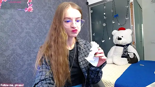 Snapshot of KateJonson chatting on 09/13/25, 06:57 KateJonson online show from 09/13/25, 06:57