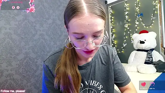 Snapshot of KateJonson chatting on 09/16/25, 06:58 KateJonson online show from 09/16/25, 06:58