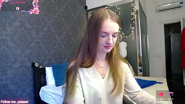 Snapshot of KateJonson chatting on 09/25/25, 07:01 KateJonson online show from 09/25/25, 07:01