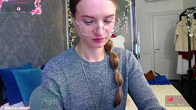 Snapshot of KateJonson chatting on 09/29/25, 10:53 KateJonson online show from 09/29/25, 10:53