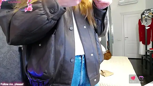 Snapshot of KateJonson chatting on 09/30/25, 07:02 KateJonson online show from 09/30/25, 07:02