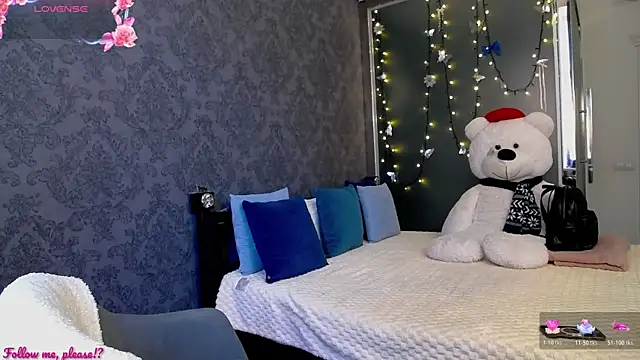 Snapshot of KateJonson chatting on 10/20/25, 12:05 KateJonson online show from 10/20/25, 12:05