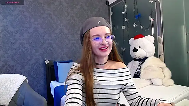 Snapshot of KateJonson chatting on 10/31/25, 12:17 KateJonson online show from 10/31/25, 12:17