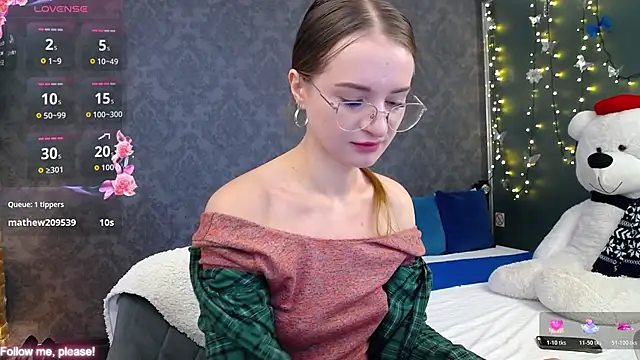 Snapshot of KateJonson chatting on 11/07/25, 08:03 KateJonson online show from 11/07/25, 08:03