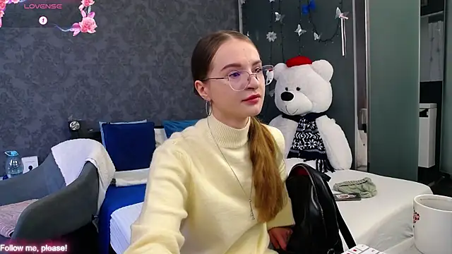 Snapshot of KateJonson chatting on 11/11/25, 07:30 KateJonson online show from 11/11/25, 07:30