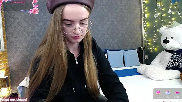 Snapshot of KateJonson chatting on 11/12/25, 01:22 KateJonson online show from 11/12/25, 01:22