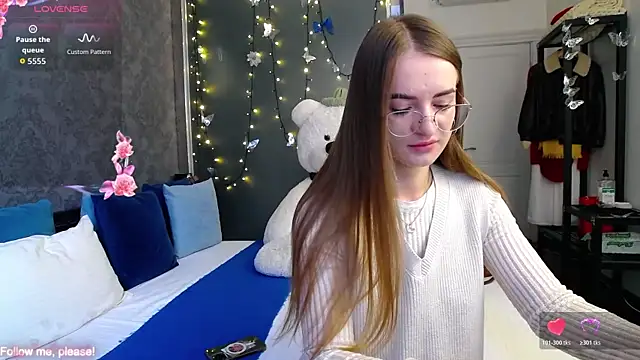 Snapshot of KateJonson chatting on 11/13/25, 08:02 KateJonson online show from 11/13/25, 08:02