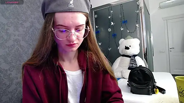 Snapshot of KateJonson chatting on 11/30/25, 07:12 KateJonson online show from 11/30/25, 07:12