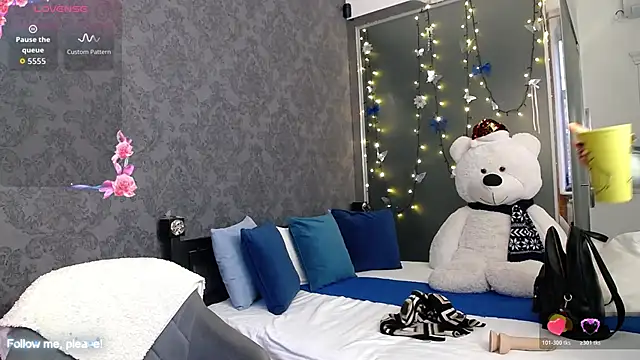 Snapshot of KateJonson chatting on 12/03/25, 07:38 KateJonson online show from 12/03/25, 07:38