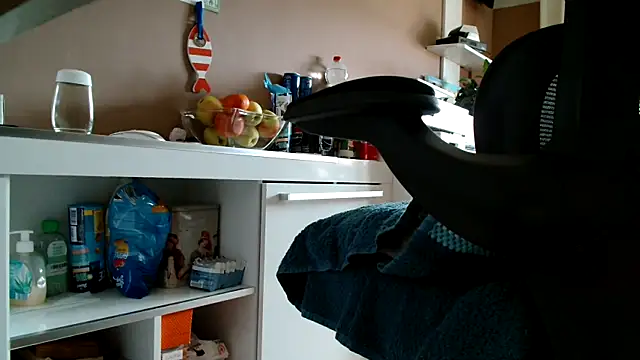 Snapshot of suedel65 chatting on 09/20/25, 03:13 suedel65 online show from 09/20/25, 03:13