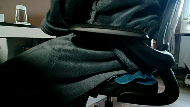 Snapshot of suedel65 chatting on 09/24/25, 03:26 suedel65 online show from 09/24/25, 03:26