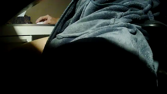 Snapshot of suedel65 chatting on 03/02/26, 04:03 suedel65 online show from 03/02/26, 04:03