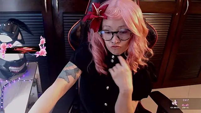 pink-2022 online show from 04/29/26, 05:30