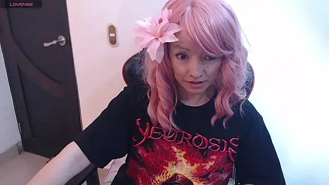 pink-2022 online show from 05/19/26, 04:02