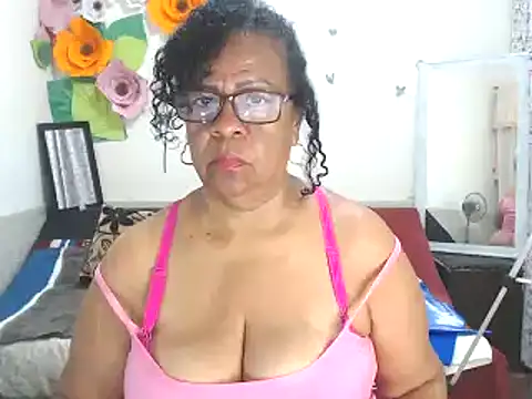 Snapshot of Yayis-hot-sexyw chatting on 01/29/25, 04:30 Yayis-hot-sexyw online show from 01/29/25, 04:30