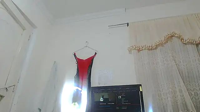 Snapshot of Yayis-hot-sexyw chatting on 02/14/25, 12:30 Yayis-hot-sexyw online show from 02/14/25, 12:30