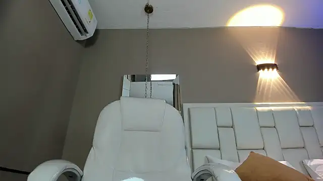 Snapshot of _BunnyNaugthy chatting on 10/23/25, 12:15 BunnyNaugthy online show from 10/23/25, 12:15