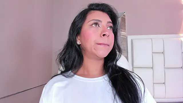 Snapshot of _BunnyNaugthy chatting on 10/29/25, 12:07 BunnyNaugthy online show from 10/29/25, 12:07