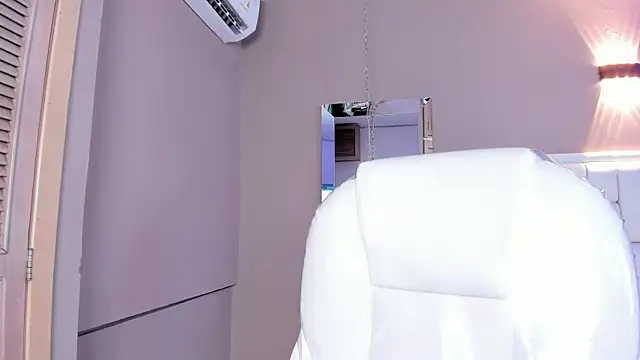 Snapshot of _BunnyNaugthy chatting on 11/07/25, 12:05 BunnyNaugthy online show from 11/07/25, 12:05