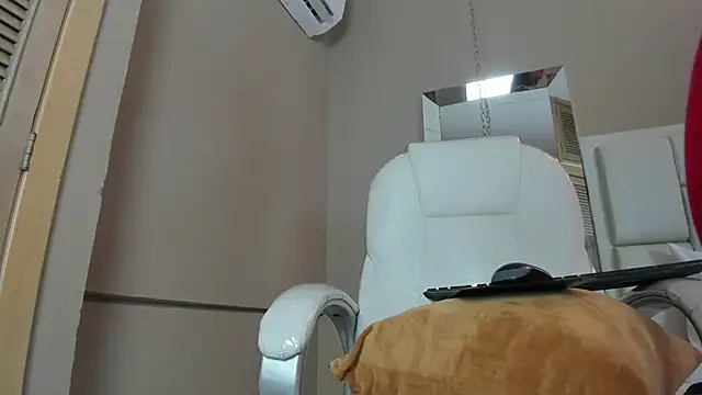 Snapshot of _BunnyNaugthy chatting on 11/18/25, 11:58 BunnyNaugthy online show from 11/18/25, 11:58