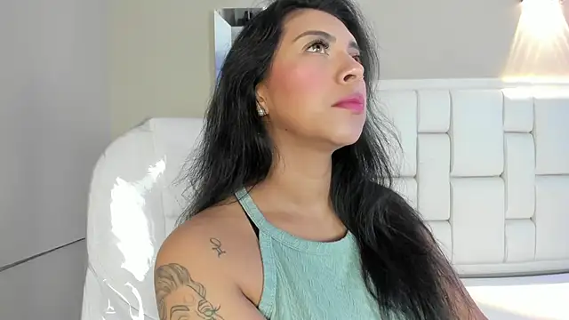 Snapshot of _BunnyNaugthy chatting on 11/23/25, 12:49 BunnyNaugthy online show from 11/23/25, 12:49