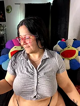 MsConejitaa online show from 10/18/25, 05:03