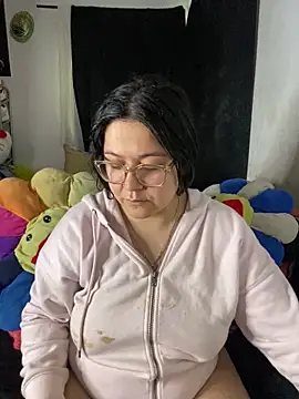 MsConejitaa online show from 12/17/25, 06:25