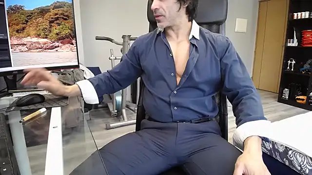 samricci21 online show from 12/18/25, 09:37