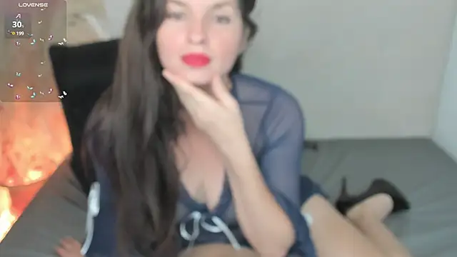 Snapshot of Azahara_Amin_ chatting on 01/30/25, 04:24 Azahara Amin online show from 01/30/25, 04:24