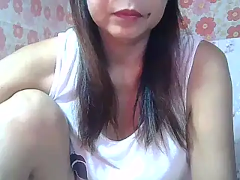 Snapshot of urwife_tobe chatting on 12/18/24, 01:34 urwife tobe online show from 12/18/24, 01:34