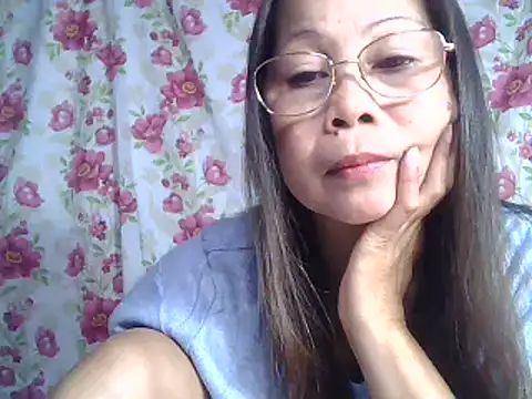 Snapshot of urwife_tobe chatting on 01/11/25, 06:03 urwife tobe online show from 01/11/25, 06:03