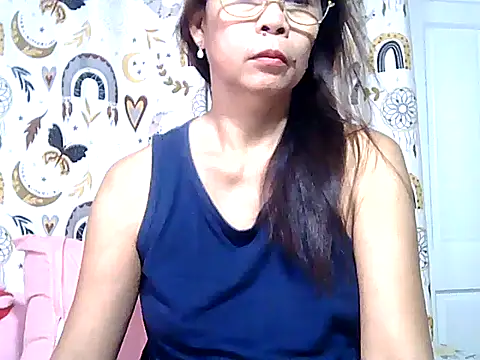 urwife tobe online show from 04/23/26, 09:28