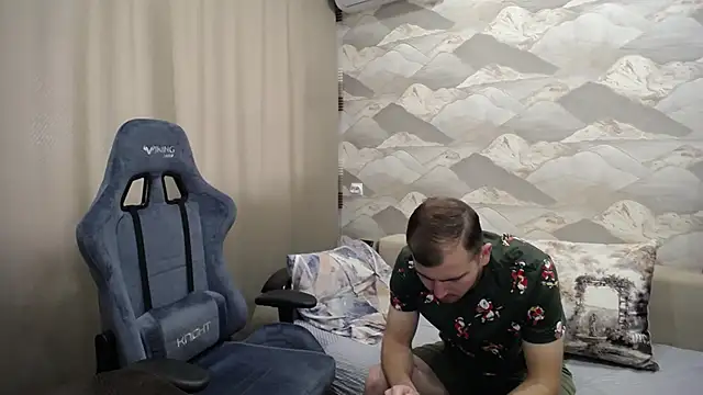 SerzhKorol1 online show from 10/22/25, 06:46