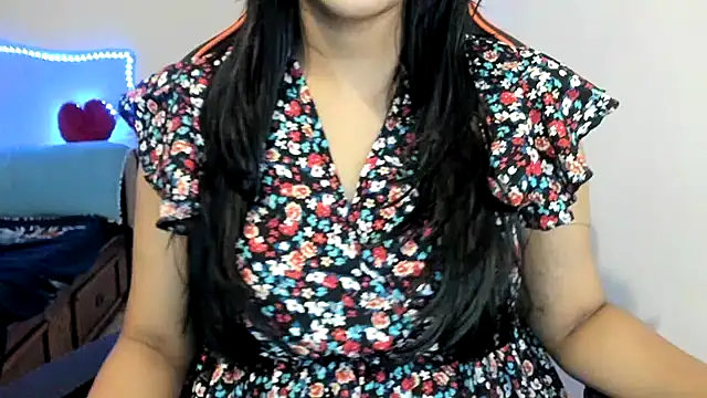 Snapshot of South_indian_tickly chatting on 12/21/24, 01:36 South indian tickly online show from 12/21/24, 01:36