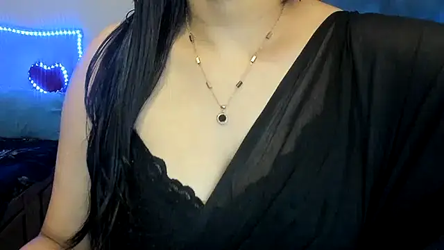 Snapshot of South_indian_tickly chatting on 01/25/25, 05:19 South indian tickly online show from 01/25/25, 05:19