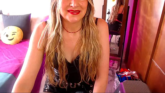 Jolie-Mature online show from 11/09/25, 06:28