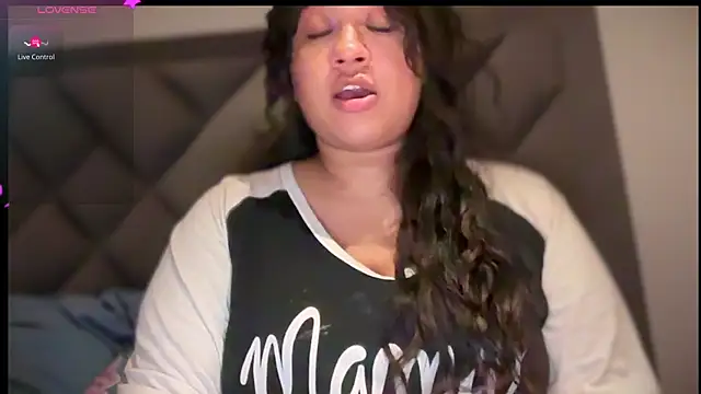 Snapshot of Big_boobs_lau_ chatting on 03/14/25, 05:59 Big boobs lau online show from 03/14/25, 05:59