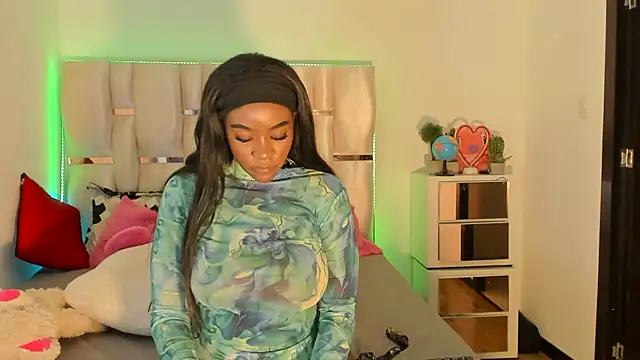 viioolleettaa online show from 12/07/24, 12:13