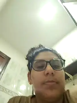 Snapshot of DanielleEvans_ chatting on 03/02/25, 03:27 DanielleEvans online show from 03/02/25, 03:27