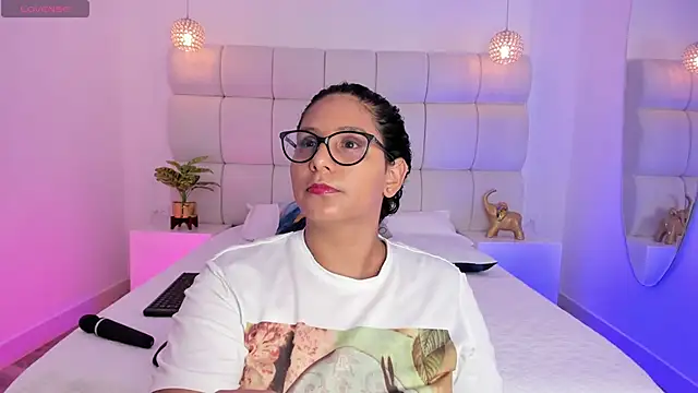 Snapshot of DanielleEvans_ chatting on 09/16/25, 11:22 DanielleEvans online show from 09/16/25, 11:22