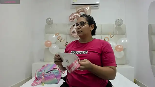 Snapshot of DanielleEvans_ chatting on 10/10/25, 11:42 DanielleEvans online show from 10/10/25, 11:42