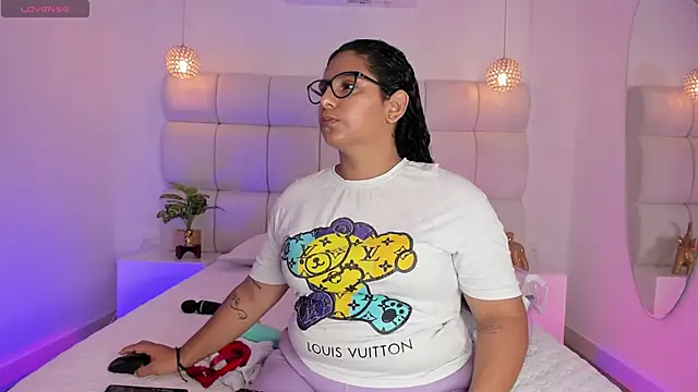 Snapshot of DanielleEvans_ chatting on 10/23/25, 11:20 DanielleEvans online show from 10/23/25, 11:20