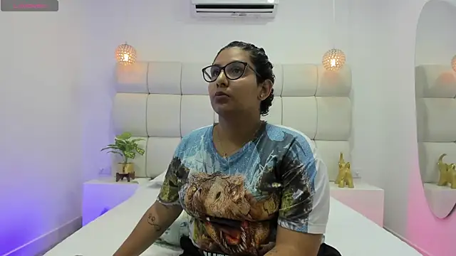 Snapshot of DanielleEvans_ chatting on 11/20/25, 11:10 DanielleEvans online show from 11/20/25, 11:10