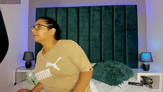 Snapshot of DanielleEvans_ chatting on 12/03/25, 11:08 DanielleEvans online show from 12/03/25, 11:08