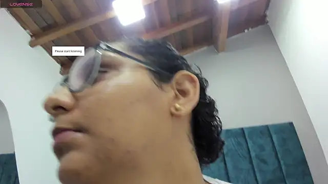 Snapshot of DanielleEvans_ chatting on 12/05/25, 11:19 DanielleEvans online show from 12/05/25, 11:19