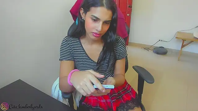 Snapshot of Kim_Wexler chatting on 02/06/25, 09:06 Kim Wexler online show from 02/06/25, 09:06