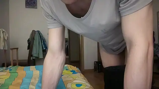 Snapshot of Lamonteik chatting on 11/15/25, 09:32 Lamonteik online show from 11/15/25, 09:32